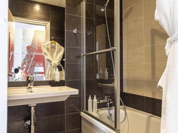 Hotel Alpha Paris Eiffel by Patrick Hayat : photo 6 de la chambre suite junior
