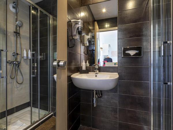 Hotel Alpha Paris Eiffel by Patrick Hayat : photo 6 de la chambre chambre double supérieure