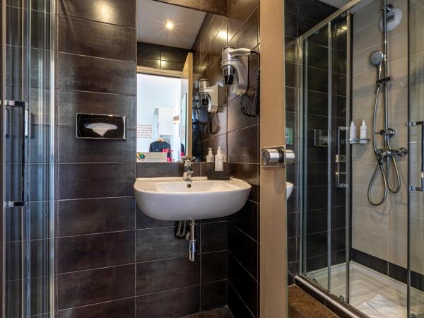 Hotel Alpha Paris Eiffel by Patrick Hayat : photo 5 de la chambre chambre double ou lits jumeaux eiffel