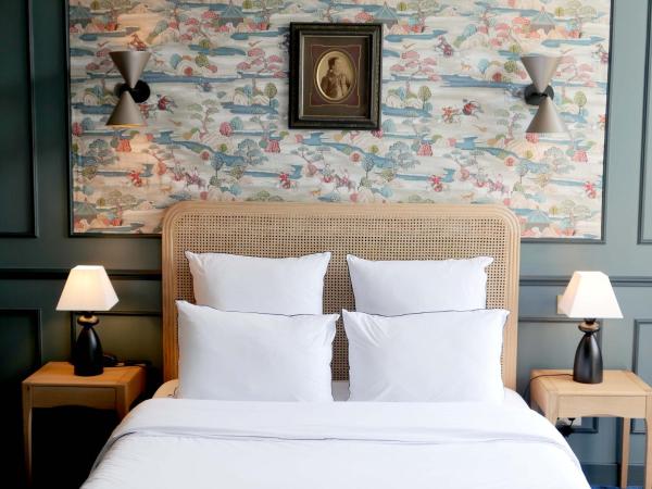 Hôtel Bristol Pau : photo 4 de la chambre chambre deluxe