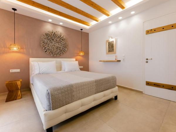 Naxos Finest Hotel & Villas : photo 5 de la chambre premium suite with private hot tub & sea view