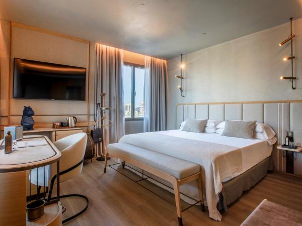 Only YOU Hotel Málaga : photo 1 de la chambre suite junior terrace larios