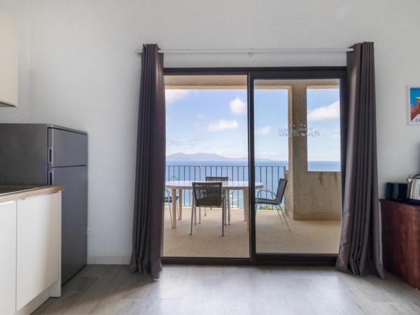 Residence Roc E Mare Cargèse : photo 7 de la chambre appartement 3 chambres - vue sur mer