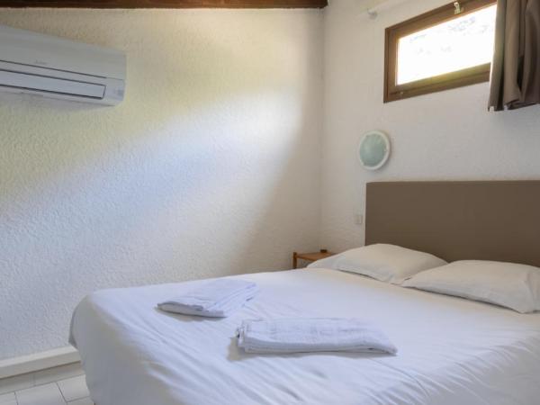 Residence Roc E Mare Cargèse : photo 2 de la chambre appartement 2 chambres - vue sur mer