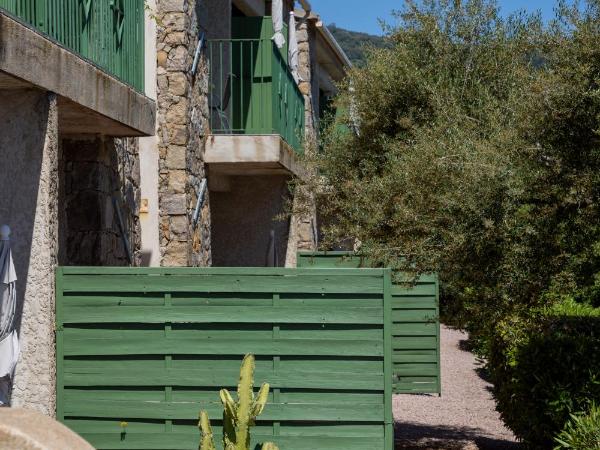 Residence Roc E Mare Cargèse : photo 3 de la chambre appartement 1 chambre - vue sur mer - rez-de-chaussée