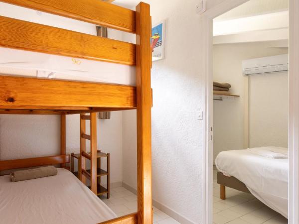 Residence Roc E Mare Cargèse : photo 7 de la chambre appartement 1 chambre avec vue sur mer (6 adultes)