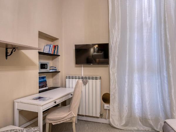 Your House Rooms : photo 7 de la chambre chambre triple avec salle de bains privative et balcon