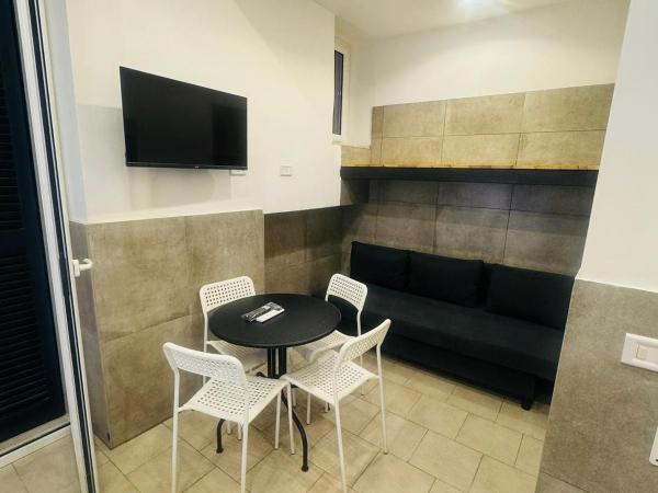 Terrazza Miracoli Napoli : photo 7 de la chambre appartement 1 chambre avec balcon