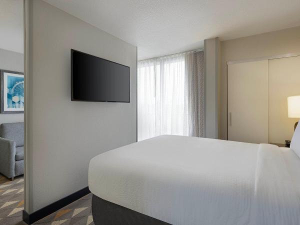 Holiday Inn & Suites Orlando SW - Celebration Area, an IHG Hotel : photo 8 de la chambre suite lit queen-size