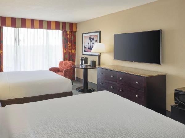 Holiday Inn & Suites Orlando SW - Celebration Area, an IHG Hotel : photo 7 de la chambre chambre standard avec 2 lits queen-size