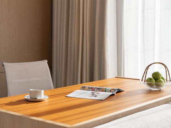 Fraser Place Wujiaochang Shanghai - Adjoin business center, free minibar : photo 5 de la chambre suite deluxe 1 chambre