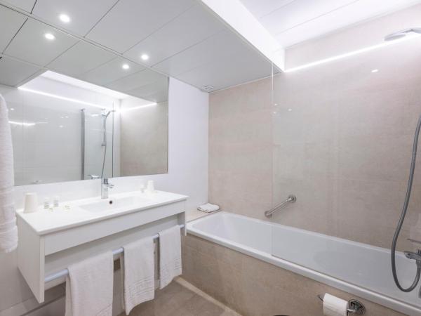 La Résidence : photo 4 de la chambre chambre quadruple