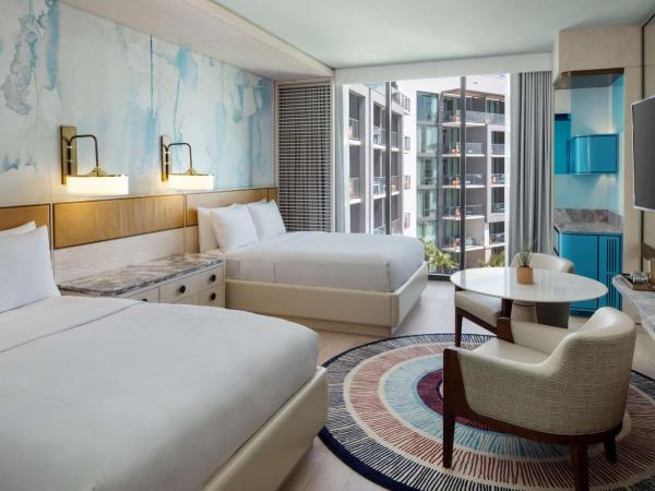 Conrad Orlando : photo 3 de la chambre chambre avec 2 lits queen-size - vue sur piscine