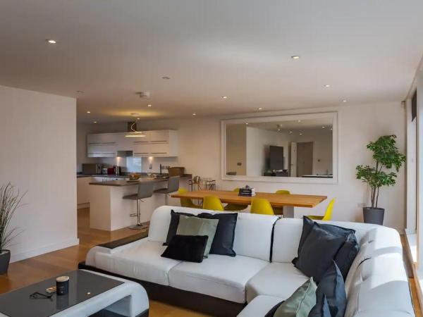 Pass the Keys Executive Penthouse 2 Bed Jewellery Quarter : photo 7 de la chambre maison 2 chambres