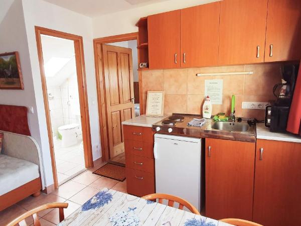 Apart Júlia Villa : photo 4 de la chambre appartement familial (2 adultes + 2 enfants)