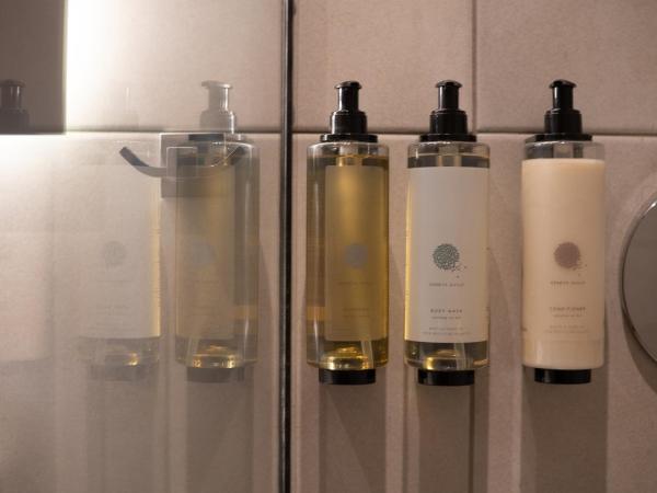 IRA - ΗΡΑ Hotel : photo 6 de la chambre chambre double ou lits jumeaux supérieure avec vue sur ville