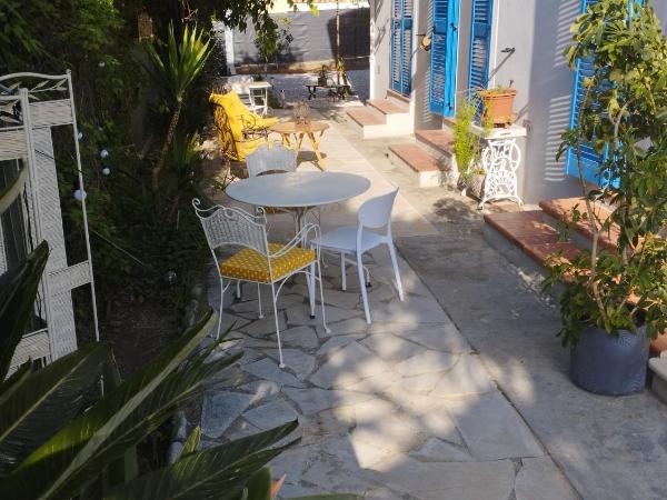 Maison d'Hôtes Floribel : photo 1 de la chambre studio avec terrasse