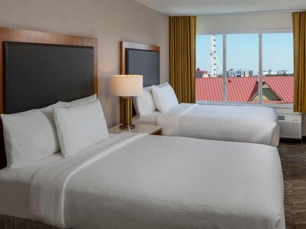 SpringHill Suites by Marriott Orlando Convention Center : photo 4 de la chambre suite lit queen-size avec canapé-lit