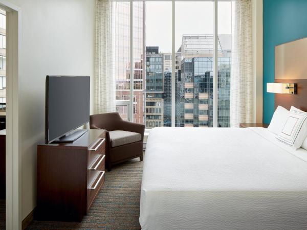 Residence Inn by Marriott Montréal Downtown : photo 2 de la chambre hébergement 1 chambre premium deluxe avec lit king size et canapé-lit