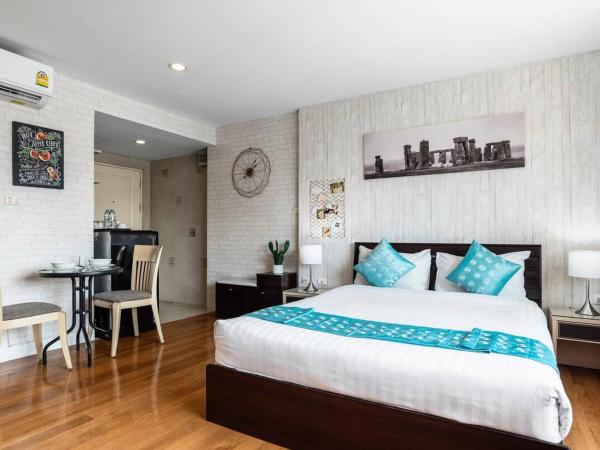 Nara Suite Residence Bangkok : photo 3 de la chambre studio supérieur avec baignoire