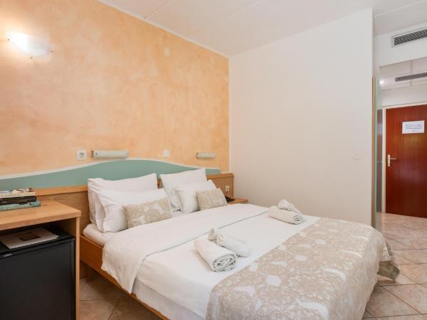 Hotel Mimosa Lido Palace - Maslinica Hotels & Resorts : photo 7 de la chambre chambre simple Économique