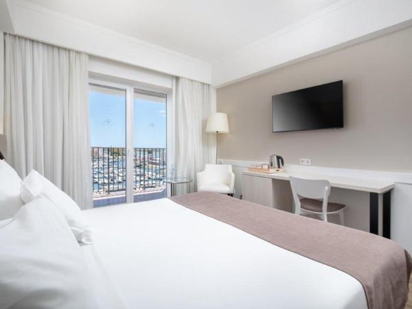 AP Eva Senses : photo 5 de la chambre chambre double ou lits jumeaux - vue sur port de plaisance