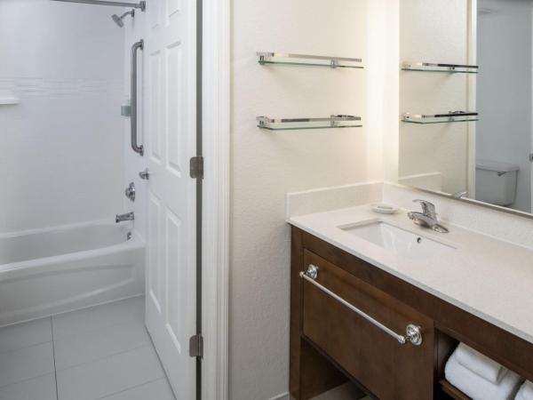 Residence Inn Orlando Convention Center : photo 5 de la chambre suite 1 chambre lit king-size avec canapé-lit