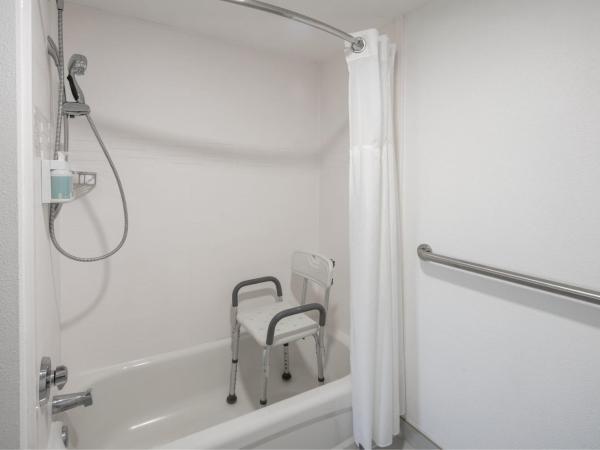 Residence Inn Orlando Convention Center : photo 7 de la chambre suite 1 chambre lit king-size avec canapé-lit