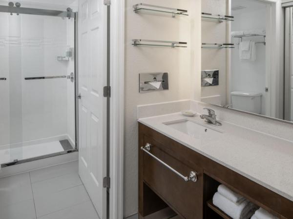 Residence Inn Orlando Convention Center : photo 6 de la chambre studio lit king-size avec canapé-lit