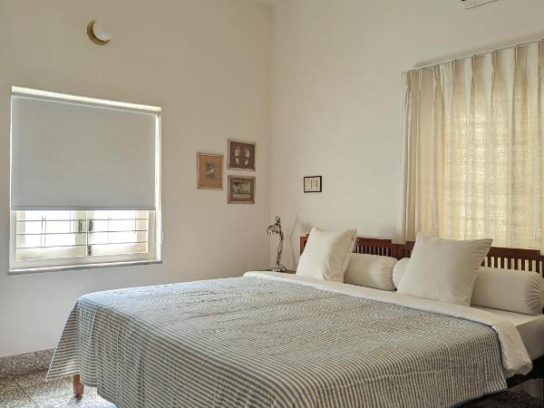 Fouzdar House by LuxUnlock Private Villas : photo 1 de la chambre chambre lit king-size