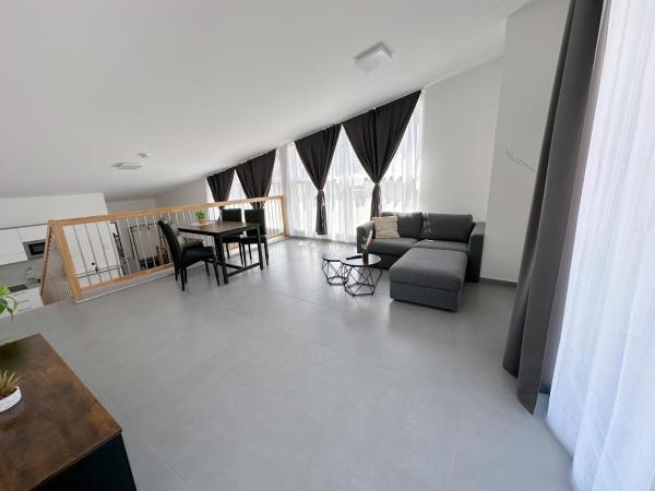 Grazora Living Apartments : photo 3 de la chambre suite avec balcon