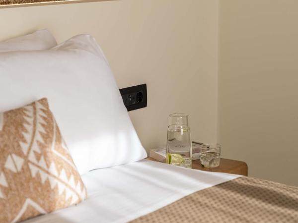 Philosophy of Mykonos Boutique Hotel : photo 9 de la chambre chambre double deluxe - vue sur mer