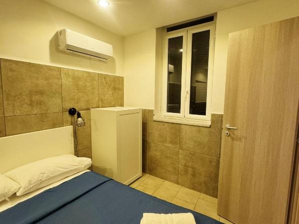 Terrazza Miracoli Napoli : photo 3 de la chambre appartement 2 chambres avec balcon et terrasse