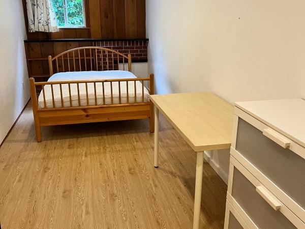 Green House in Vancouver West : photo 5 de la chambre chambre double avec salle de bains commune