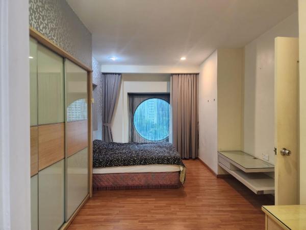parkview serviced apartment : photo 6 de la chambre apartment with view and balcony