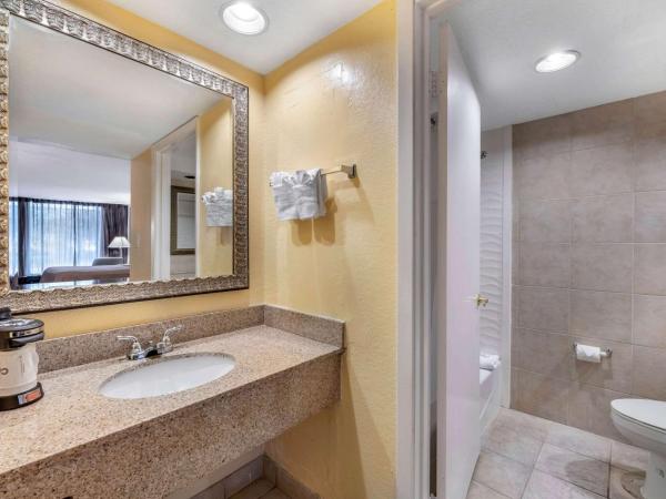 Clarion Inn Orlando International Drive - ICON Park : photo 5 de la chambre chambre lit king-size - non-fumeurs