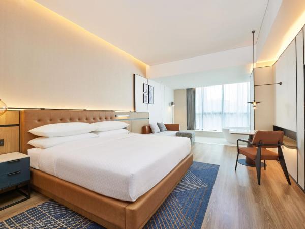 Four Points by Sheraton Chengdu, High-Tech Zone Exhibition Center : photo 4 de la chambre chambre lit king-size premium