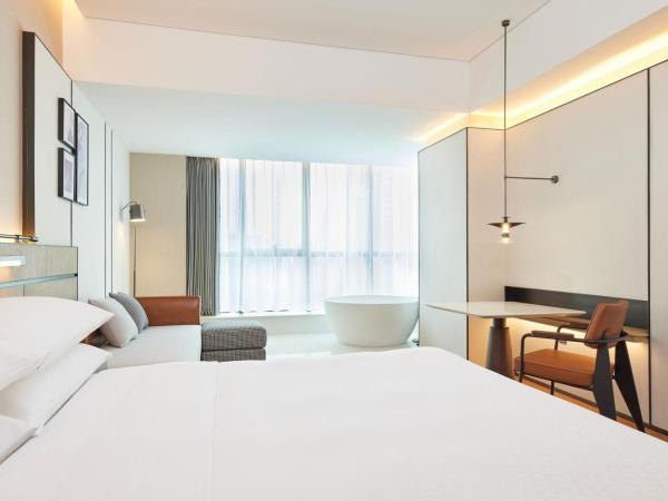 Four Points by Sheraton Chengdu, High-Tech Zone Exhibition Center : photo 5 de la chambre chambre lit king-size premium