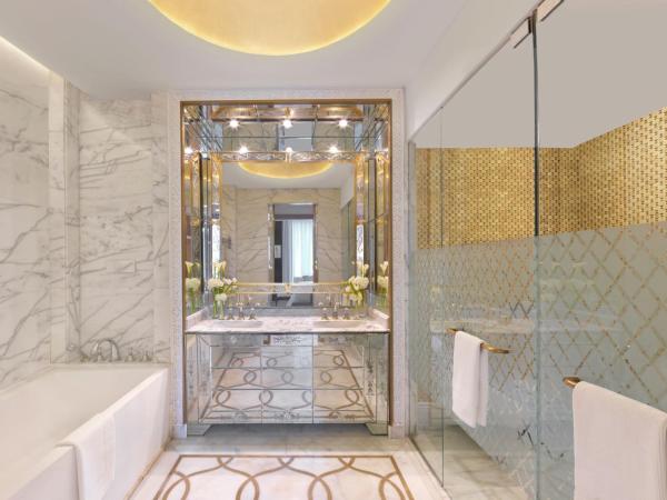 The Ritz-Carlton Rabat, Dar Es Salam : photo 9 de la chambre chambre lit king-size de luxe avec terrasse - vue sur jardin