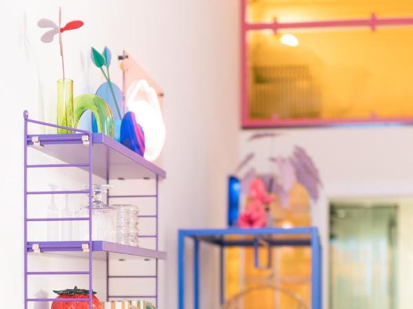 RetroPop Design Apartment , Designerzimmer für je 2 Personen, Top Lage, WIFI : photo 7 de la chambre chambre double deluxe avec douche