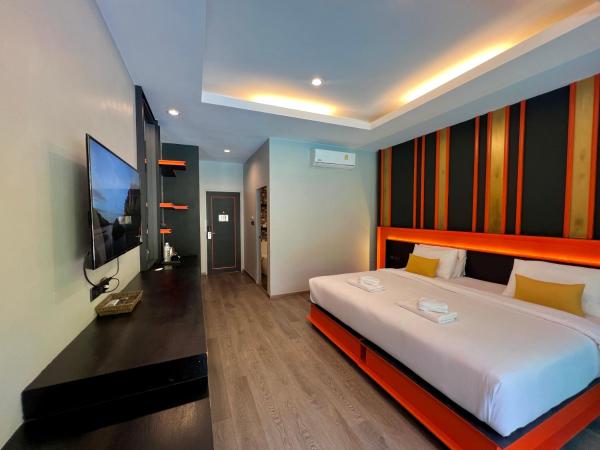 WOW PHUKET : photo 1 de la chambre chambre double avec balcon