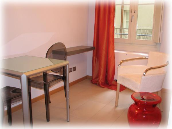 Parizzi Suites & Restaurant : photo 2 de la chambre appartement 1 chambre avec vue sur cour 