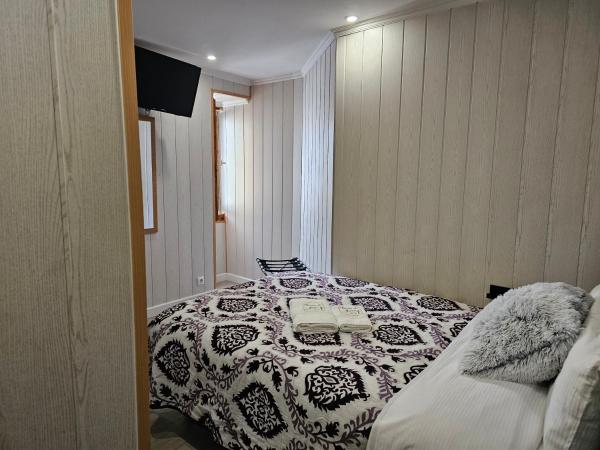 Charme da Graça - Guest House : photo 5 de la chambre chambre simple avec salle de bains privative