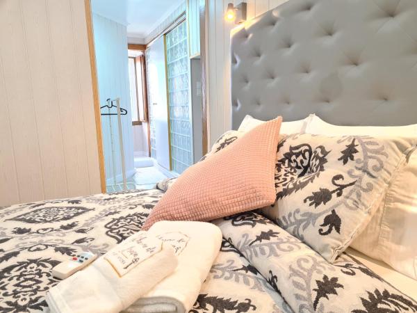 Charme da Graça - Guest House : photo 7 de la chambre chambre simple avec salle de bains privative