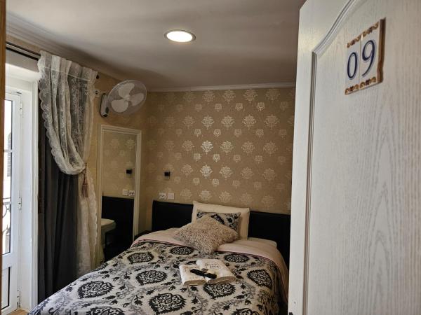 Charme da Graça - Guest House : photo 8 de la chambre chambre simple deluxe avec balcon