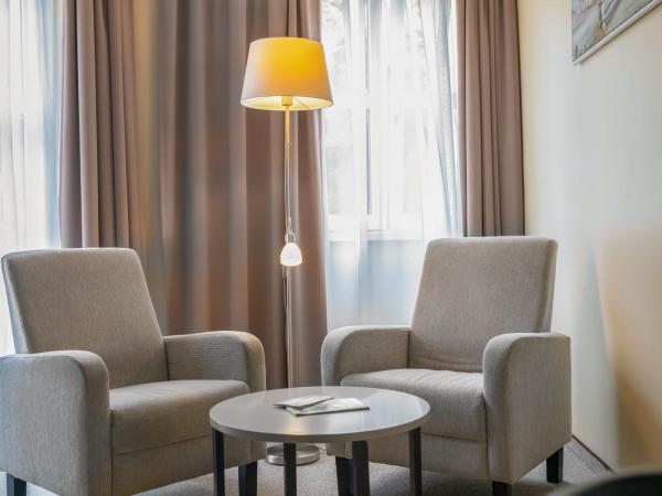 Corvin Hotel Budapest Corvin Wing : photo 4 de la chambre chambre double supérieure