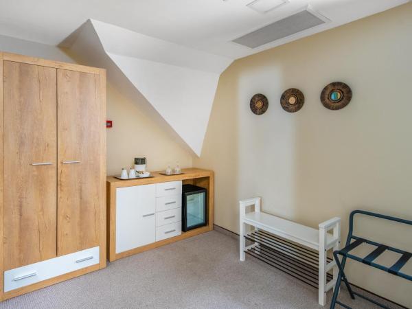 Corvin Hotel Budapest Corvin Wing : photo 10 de la chambre suite