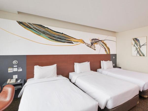 Hotel Skypark Kingstown Dongdaemun : photo 5 de la chambre dive in panmook kim art stay seoul 1 / triple