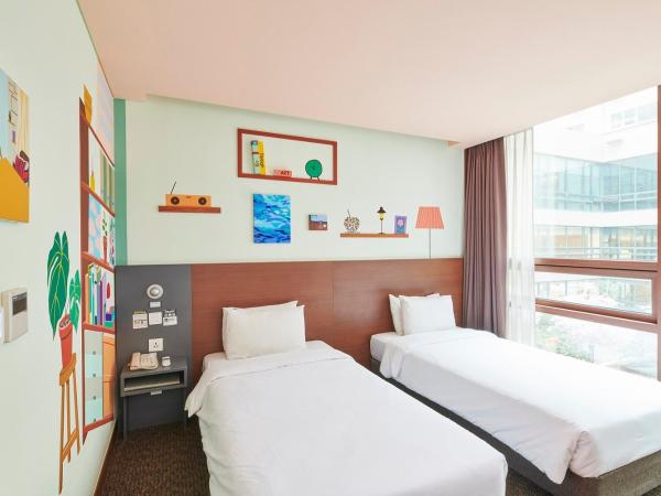 Hotel Skypark Kingstown Dongdaemun : photo 3 de la chambre dive in yurina art stay seoul 2 / twin