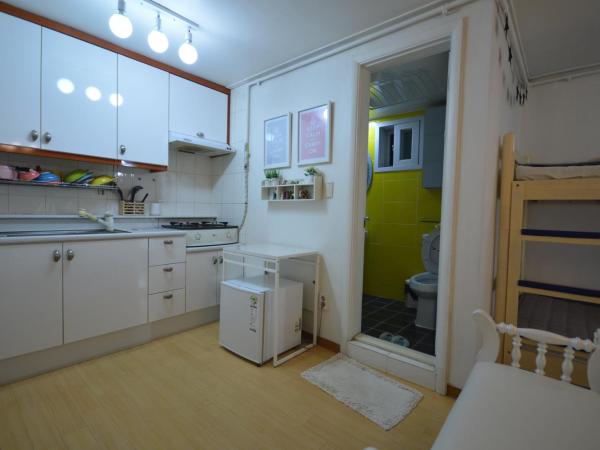 Han River Residence & Guesthouse : photo 7 de la chambre studio familial - vue sur rivière (4 adultes)